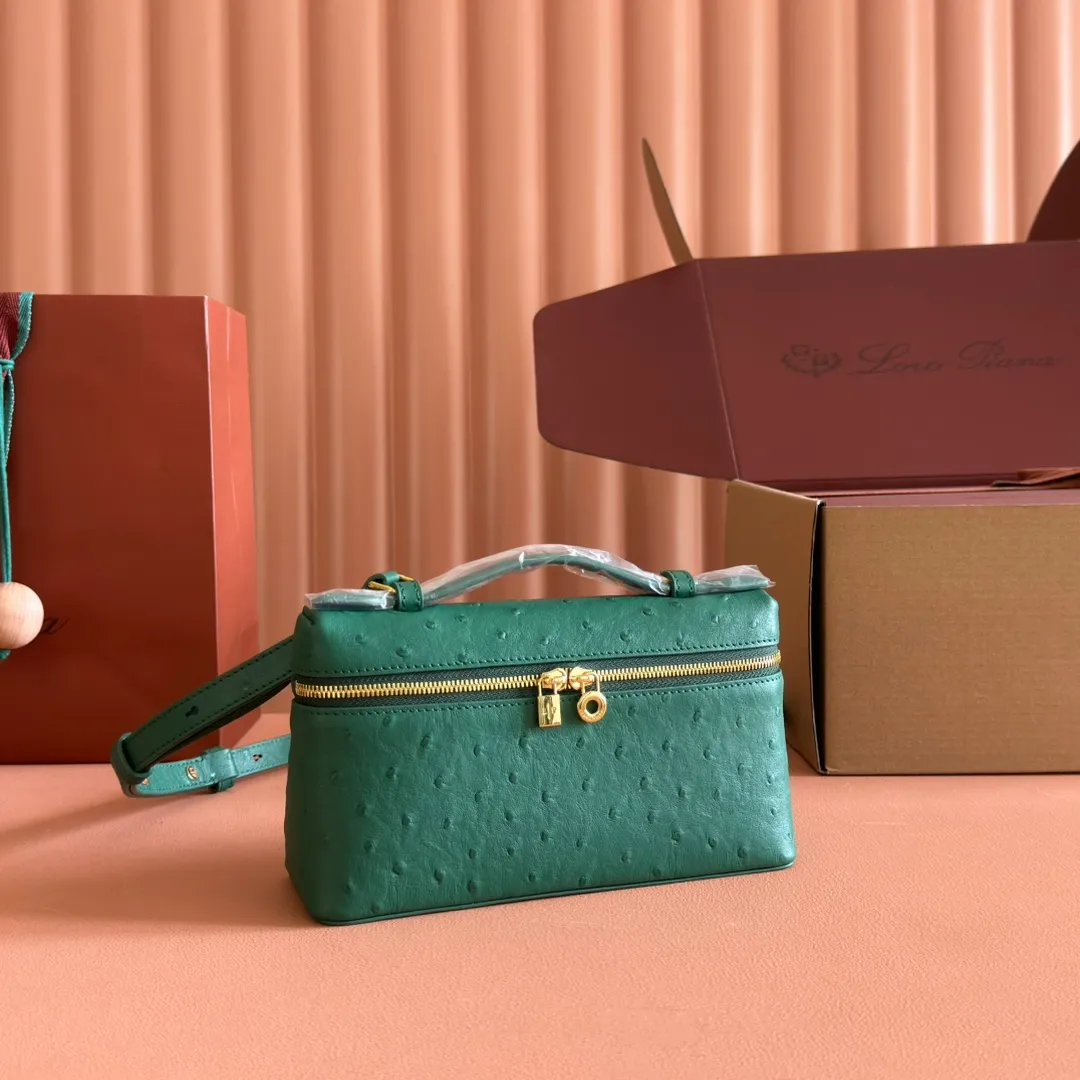 p1160💋💋💋【Original leather all-steel configuration counter complete package】 𝐋𝐨𝐫𝐨 𝐏𝐢𝐚𝐧@ Extra pocket L19 series handbag/crossbody bag The most comfortable life is when it is not defined, just like loro The material design of pian@ does not require complicated design styles. The simple and soft outline is elegant and durable, like an exquisite cosmetic case, which perfectly balances appearance and functionality. The leather is delicate and feels as soft as butter. The small bag has a large capacity. It is not only portable with a thin shoulder strap, but can also be worn cross-body. Sisters who have a special liking for minimalist style can buy it. It is simple and versatile. The simpler, the more different. Stars and Instagram celebrities are all planting it. There are two sizes of 19 cm and 27 cm. One is exquisite and casual, and the other is elegant and grand. Size: Small: length 19×width 7×height 12cm (